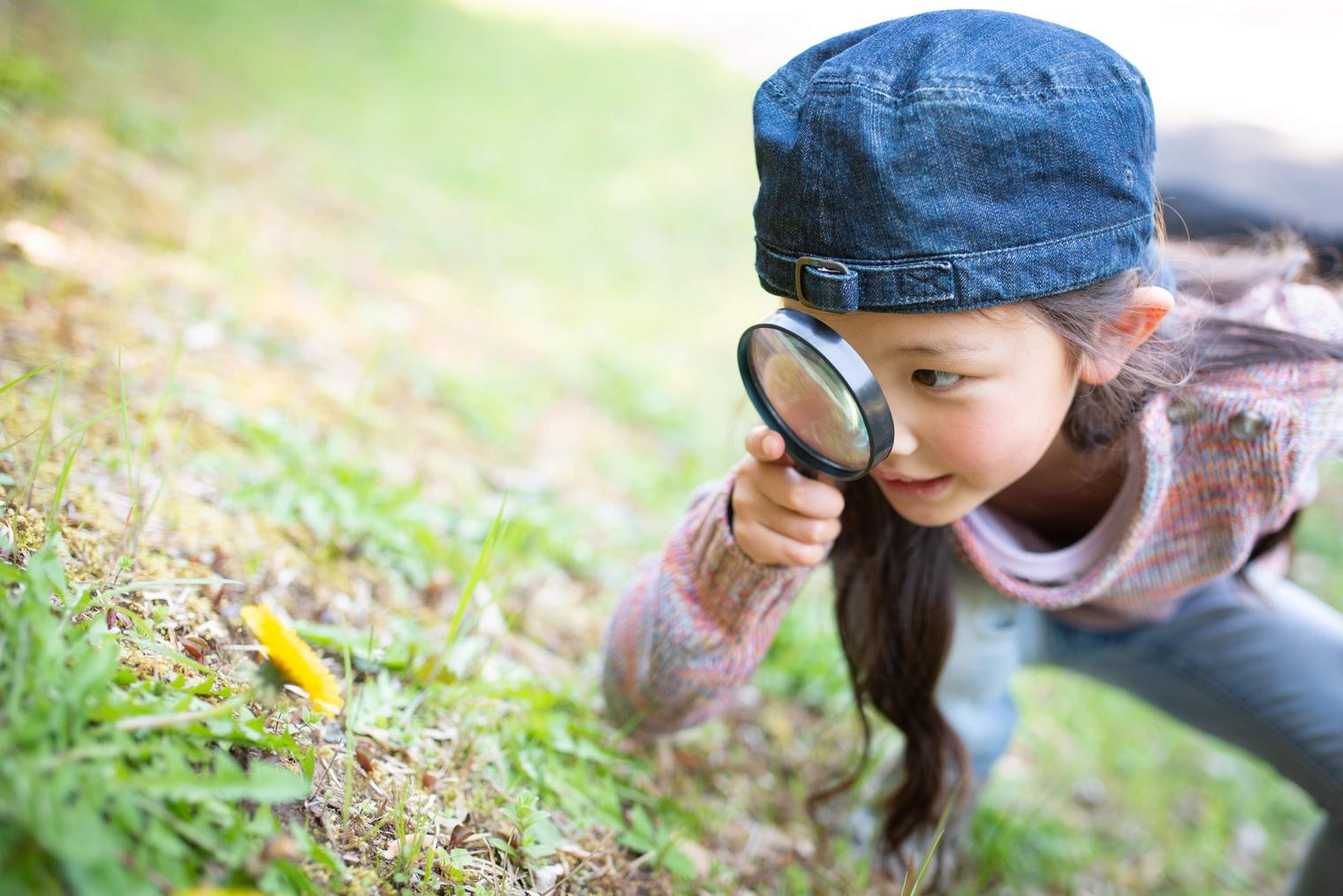 知的好奇心の意味とは？子どもの知的好奇心を高める方法や特徴を紹介｜こども教育総合研究所
